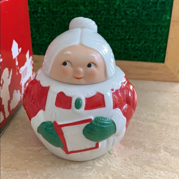 Mrs. Santa Claus & Company Porcelain Collection - Picture 2 of 13